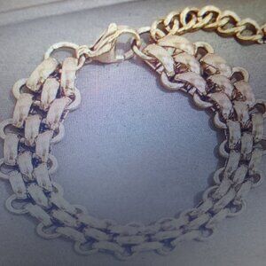 Exquisite solid bracelet brand new with tag